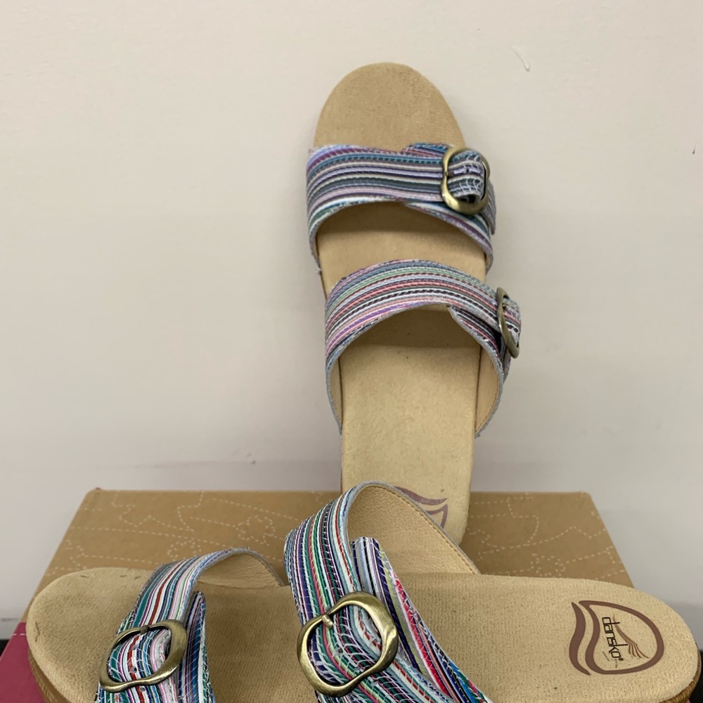 New In Box. Dansko Sandals Sz 40 /10